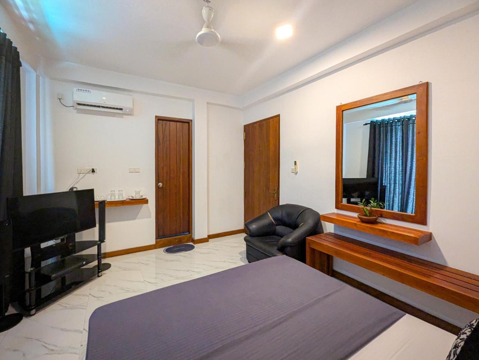 Airport Hotel By Cmb Apartments Negombo Dış mekan fotoğraf