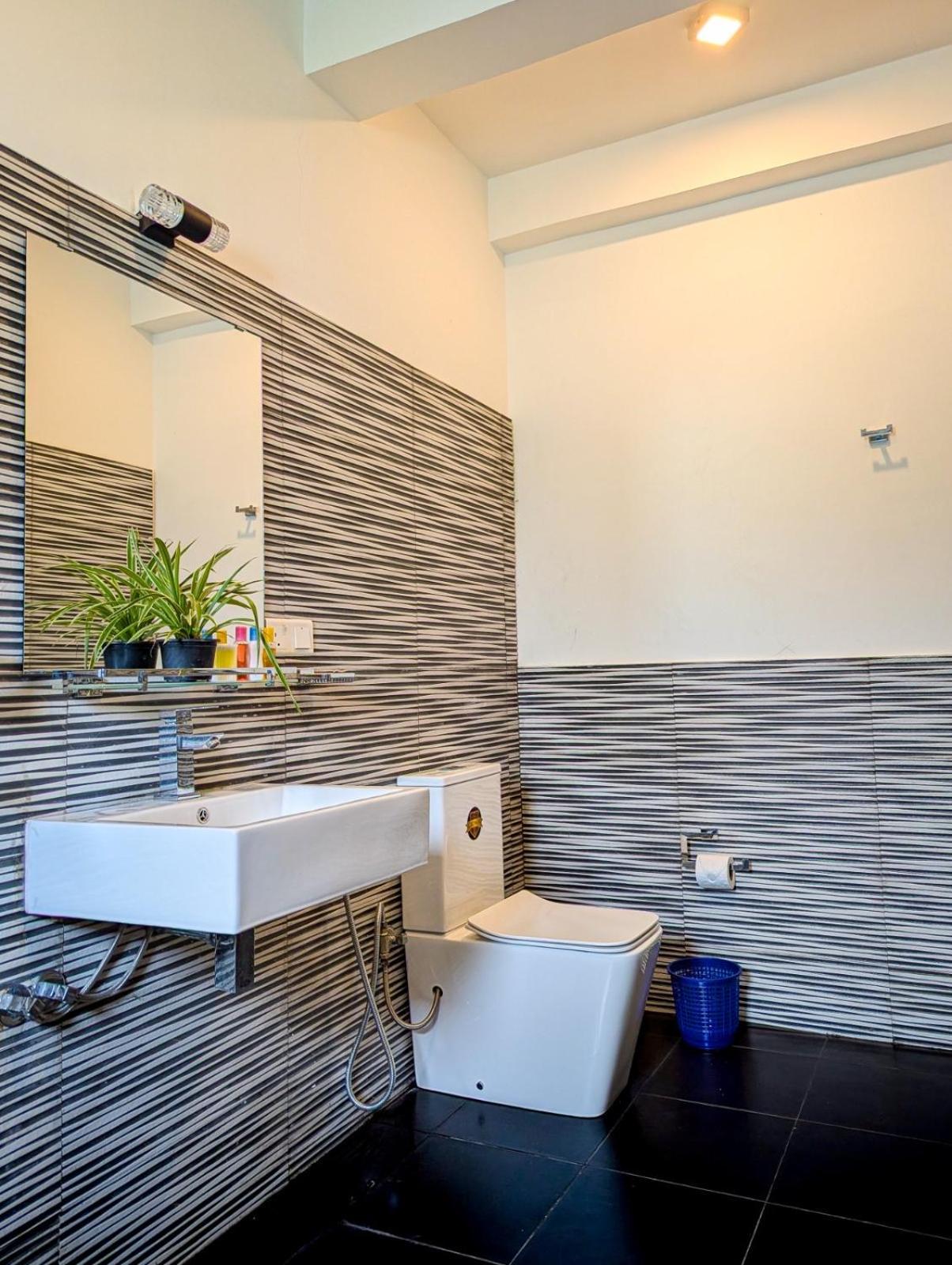 Airport Hotel By Cmb Apartments Negombo Dış mekan fotoğraf