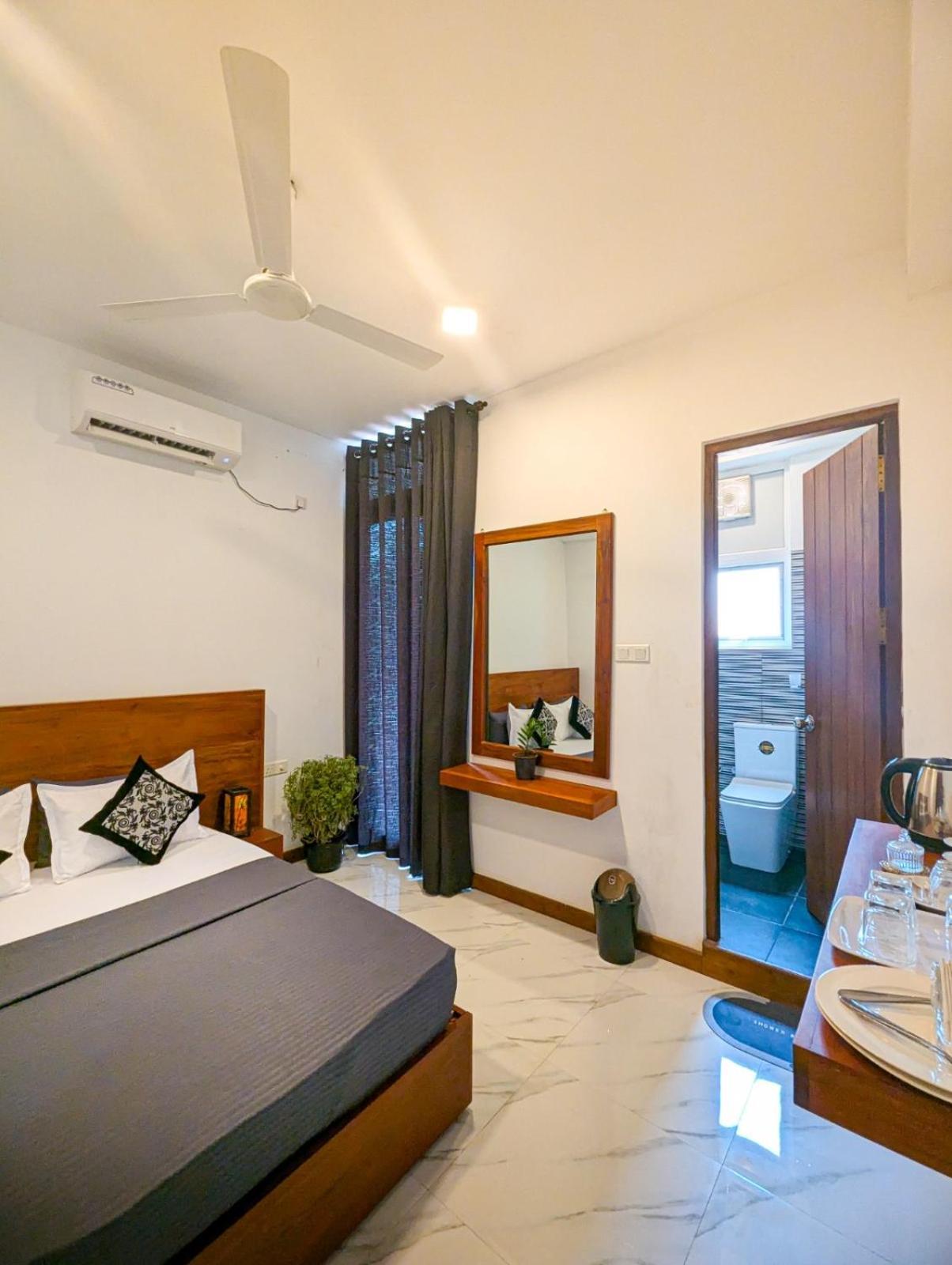 Airport Hotel By Cmb Apartments Negombo Dış mekan fotoğraf